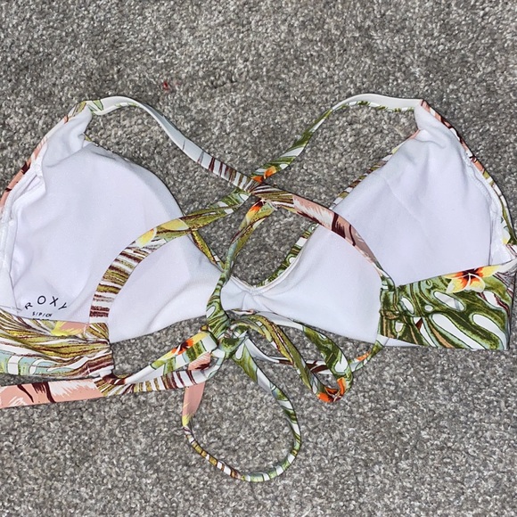 NWOT Roxy Bathing Suit Top - Picture 3 of 3